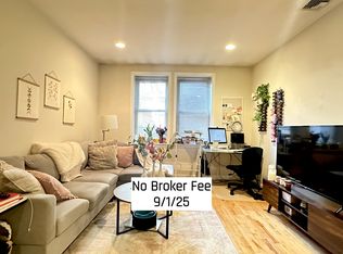 464 Hanover St APT 3, Boston, MA 02113