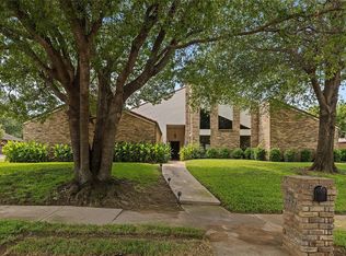 3827 Ashbury Ln, Bedford, TX 76021