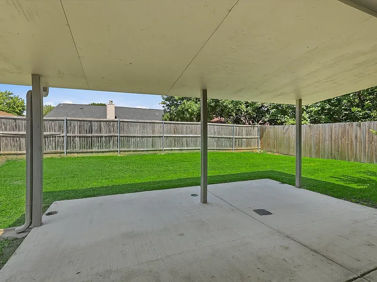 7913 Pebblebrook Dr — Photo 20