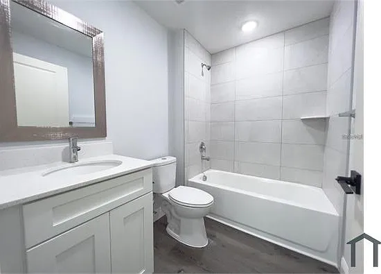 221 Locust Pass Ln — Photo 8