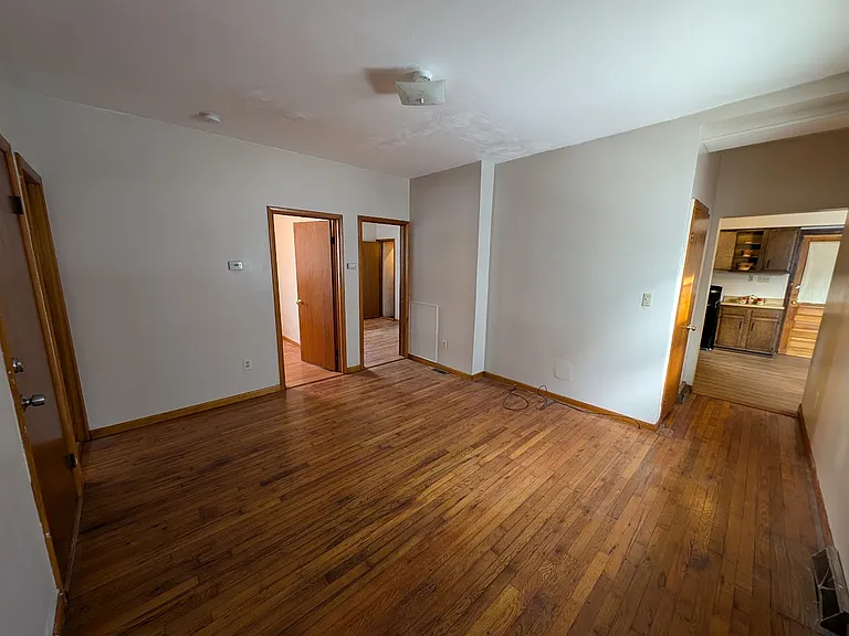 22 Meadow St — Photo 2