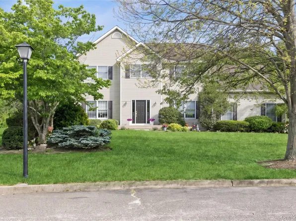3 Naomi Court, Huntington, NY 11747