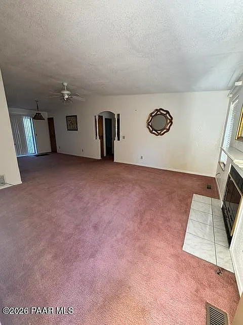 3 bed, 2.0 bath, 1840 sqft, $2,300 — Photo 3