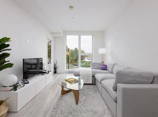 979 E 19th Ave #204, Vancouver, BC V5V 1H7