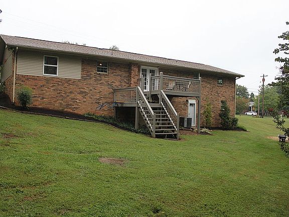 4th image of 595 Brentwood Dr