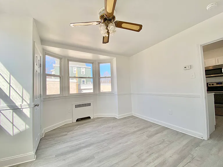 1029 Lafayette Ave — Photo 8