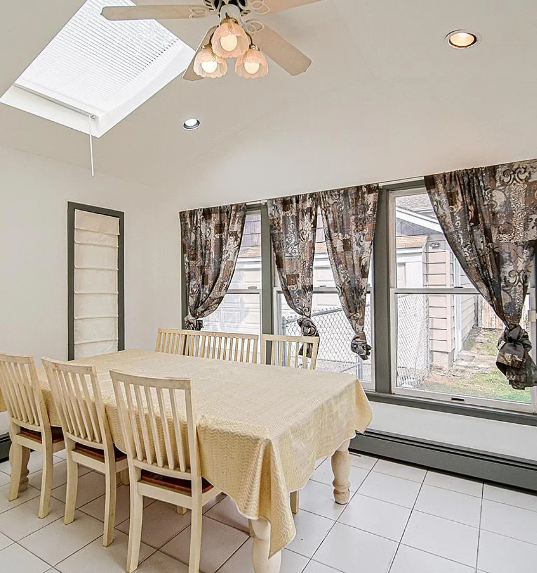 3 bed, 2297 sqft, $3,800 — Photo 4
