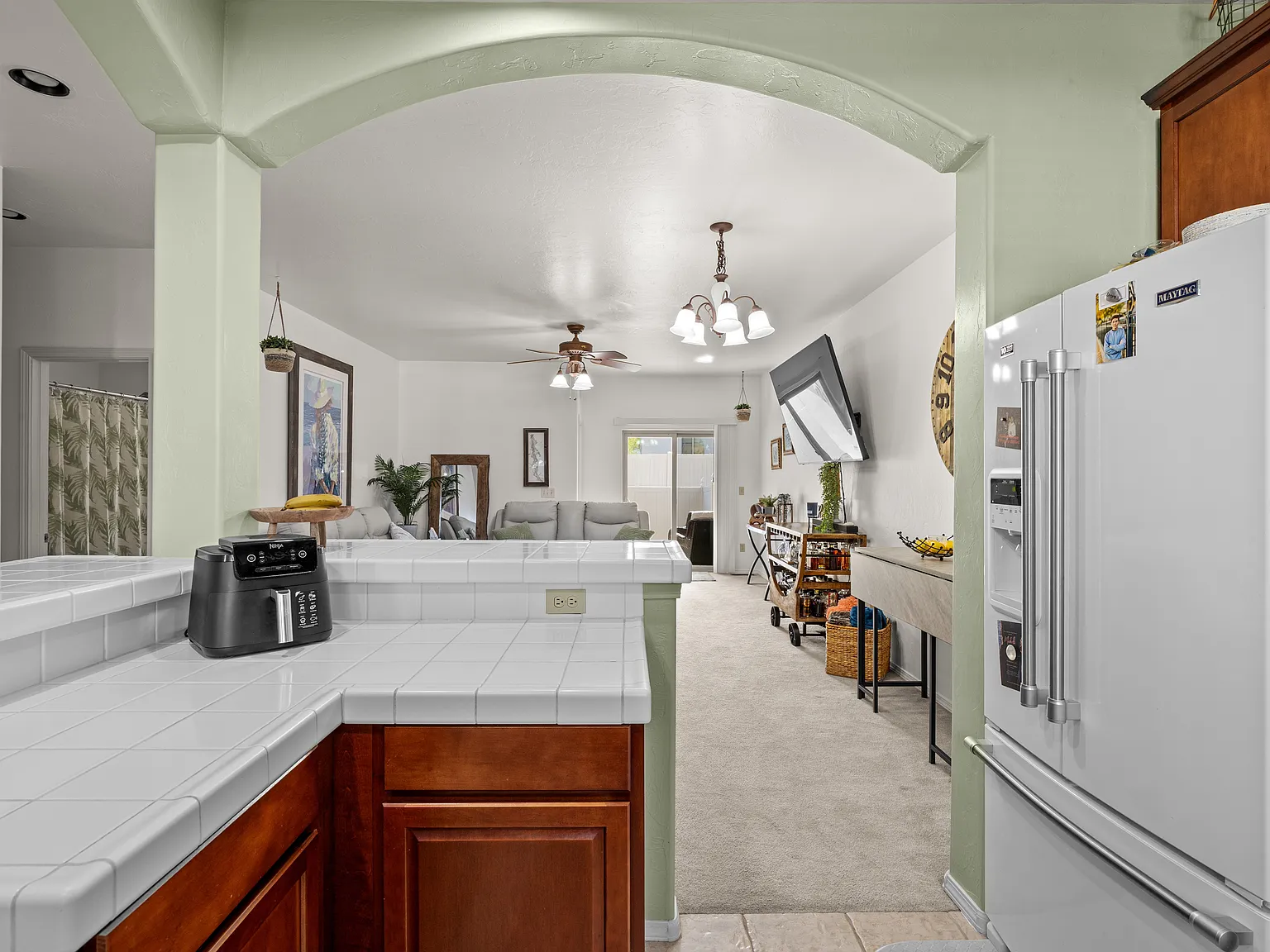 2 bed, 1229 sqft, $2,200 — Photo 4