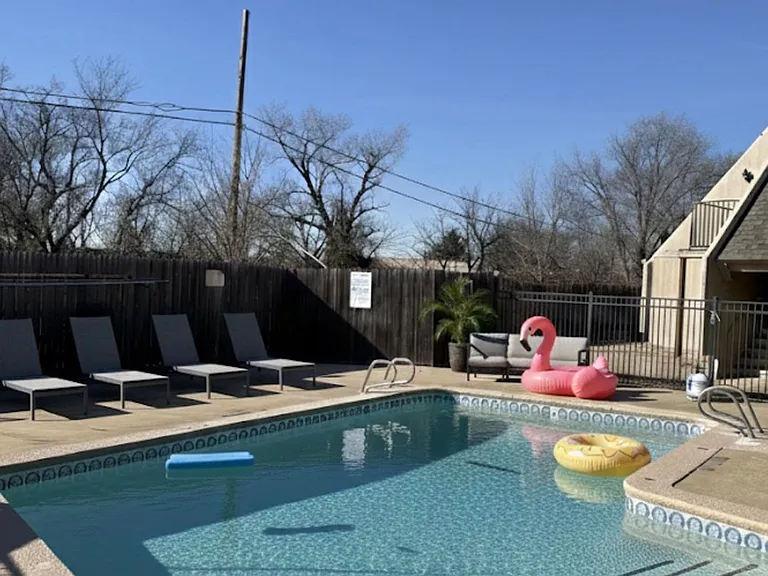 411 W K Pl — Photo 20