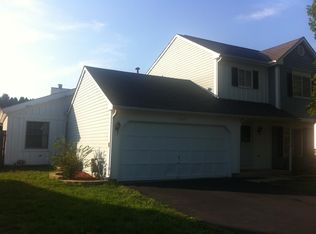 2280 Blue Spruce Ln, Aurora, IL 60502