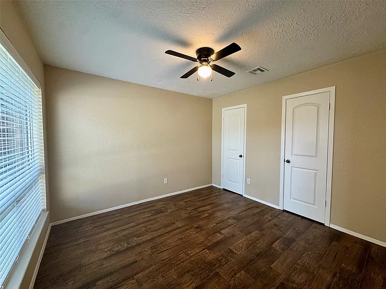 9831 Shell Rock Rd — Photo 31