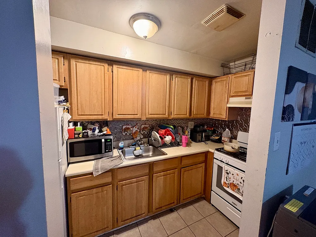 618 East 140th Street — Photo 4