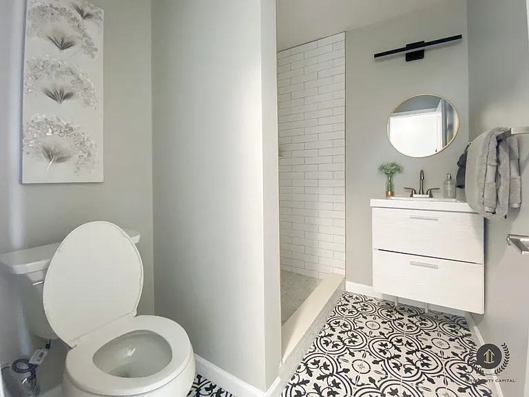 93 Roosevelt Ave #3L — Photo 6