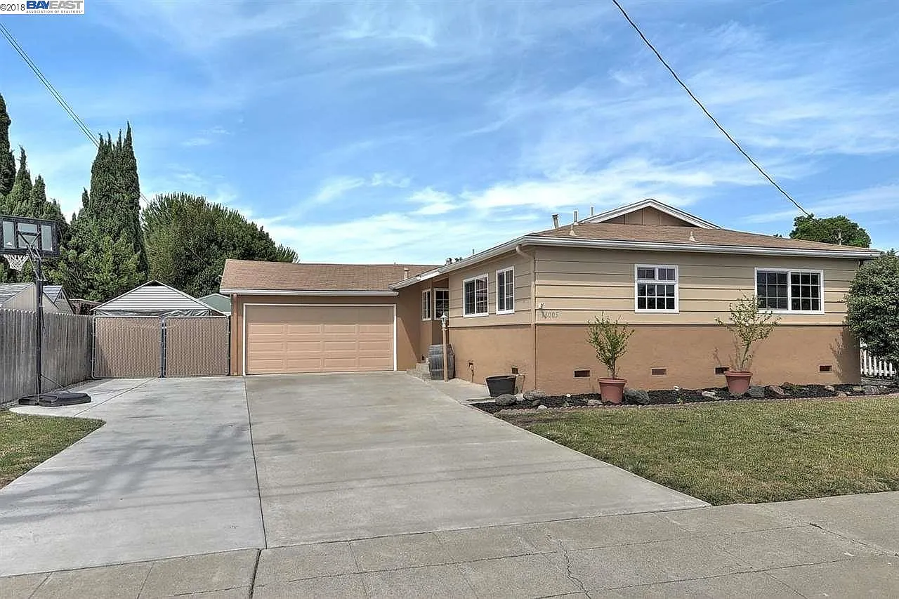 36005 Cherry St photo 1