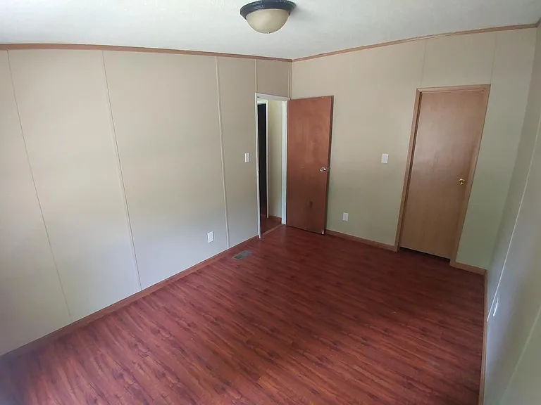 Sharon Rd — Photo 14
