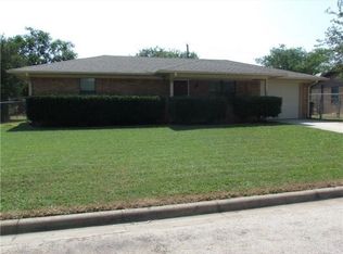 109 Southside Dr, Sanger, TX 76266
