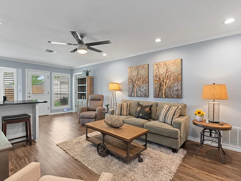 226 Claris Ln — Photo 5
