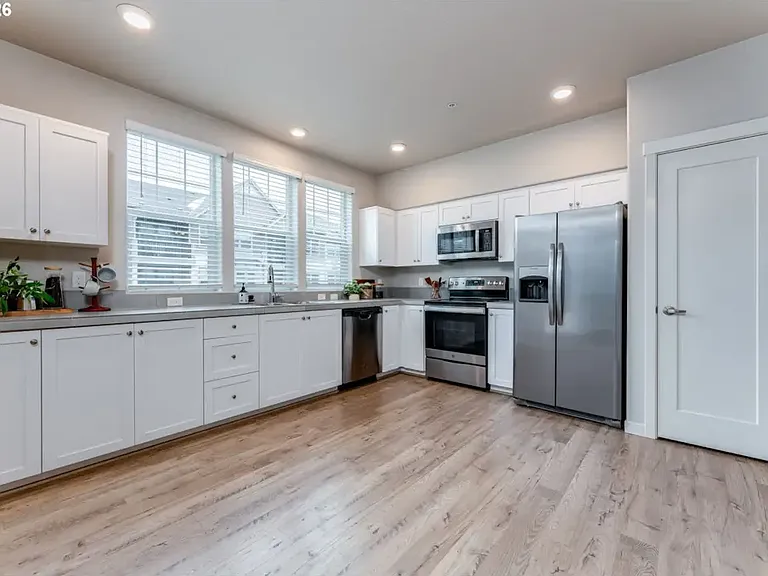 17149 SW Snowdale St #103 — Photo 6