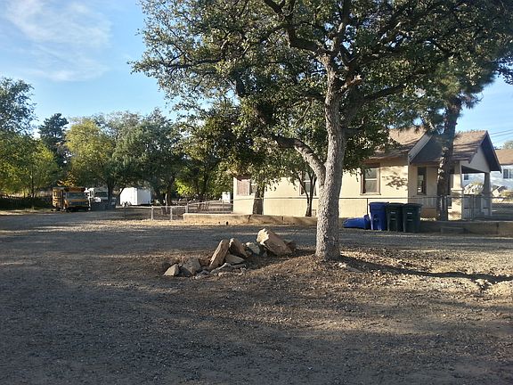 4th image of 578 Lincoln Ave