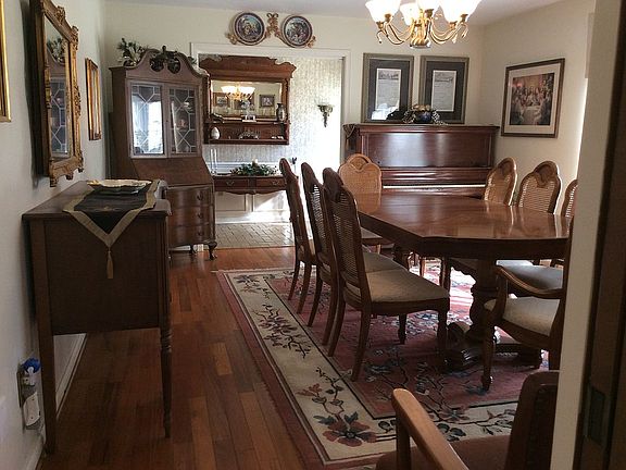 3rd image of 704 Brentwood Blvd #1