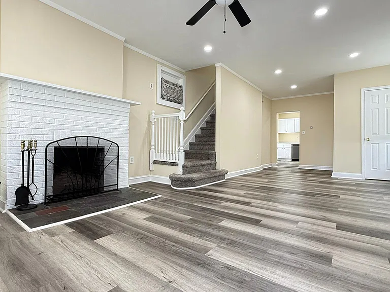 2030 Liberty St — Photo 5