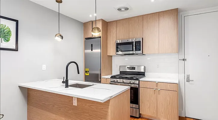 Rented by Coroi Corp | media 10