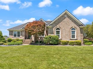 3310 Twelve Oaks Ct, Sellersburg, IN 47172
