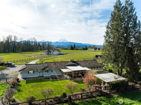 23420 SE 448th Street, Enumclaw, WA 98022