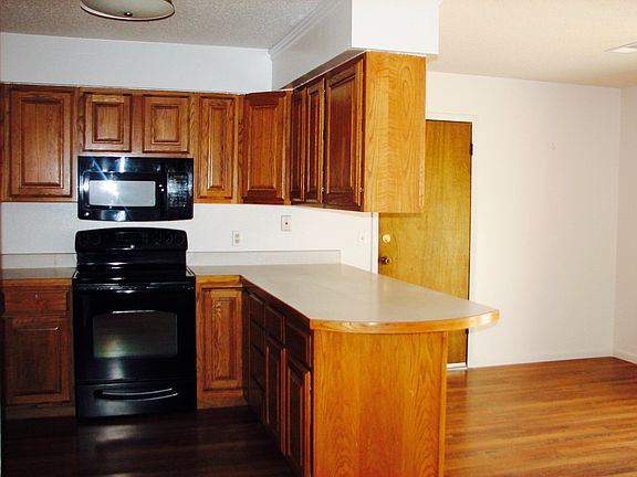 4th image of 2413 Diane Dr