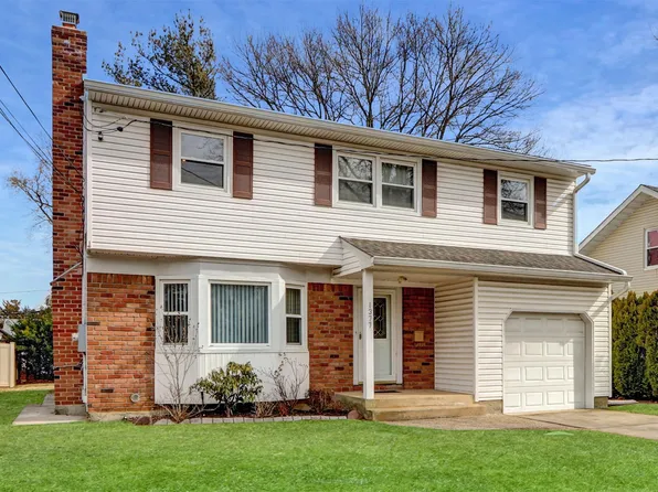 1377 Exeter Street, Baldwin, NY 11510