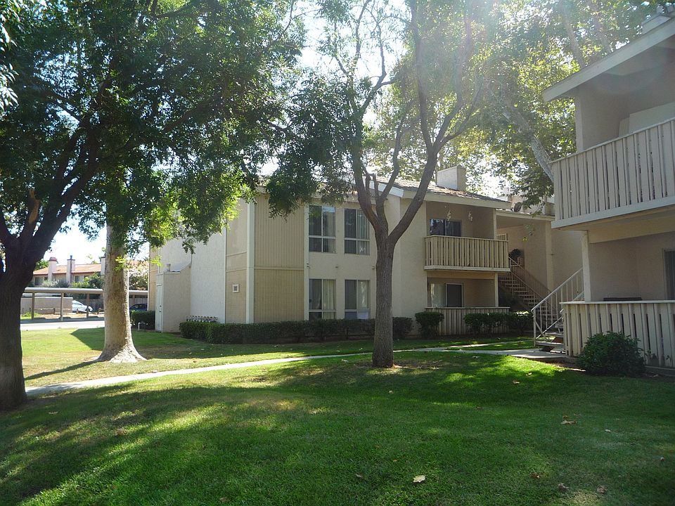 1st image of 521 Sandalwood Pl Unit 1