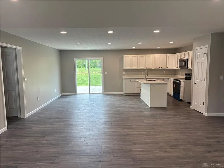 512 Cherry Ln — Photo 6