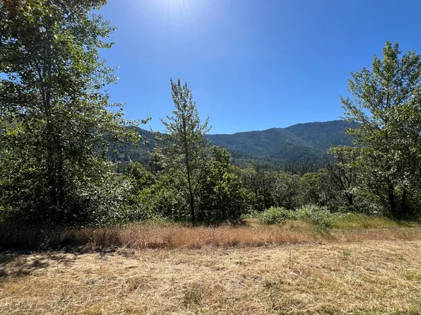 1620 Panoramic Loop #211, Grants Pass, OR 97527