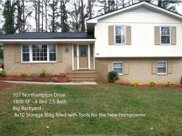 707 Northampton Dr, Cary, NC 27513