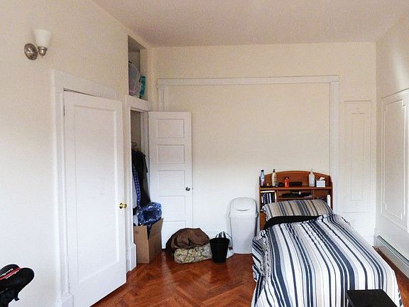 4th image of 251 Lefferts Ave #1