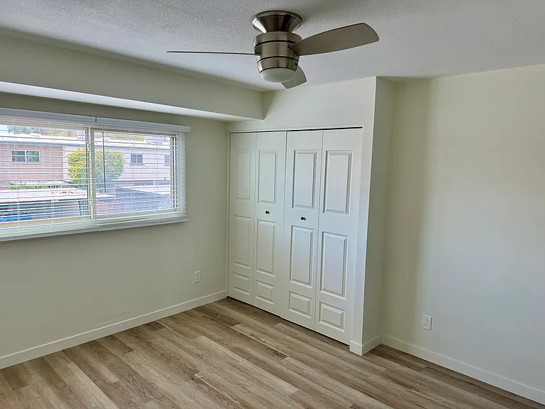 2810 E Clarendon Ave — Photo 22