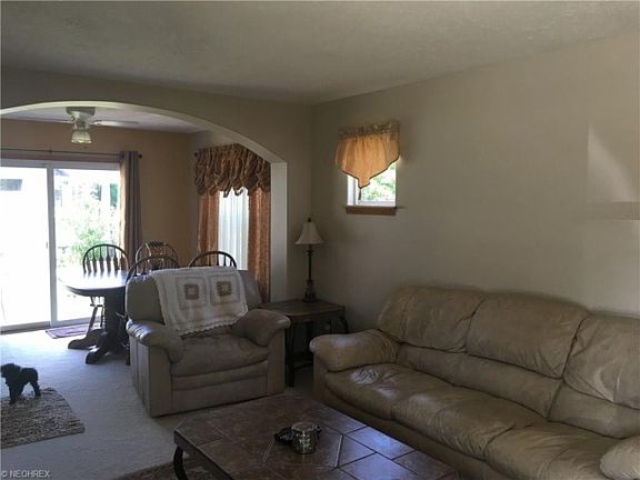 3rd image of 115 Waltz Dr