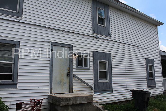 1st image of 2530 E 10th St APT 2