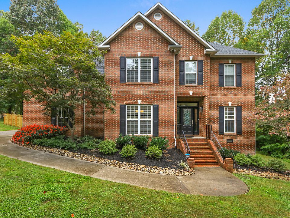 1st image of 301 Wooded Ln