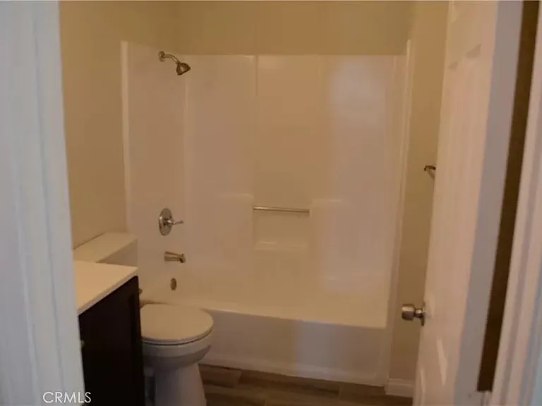 228 E Hutchison St #1-3 — Photo 8