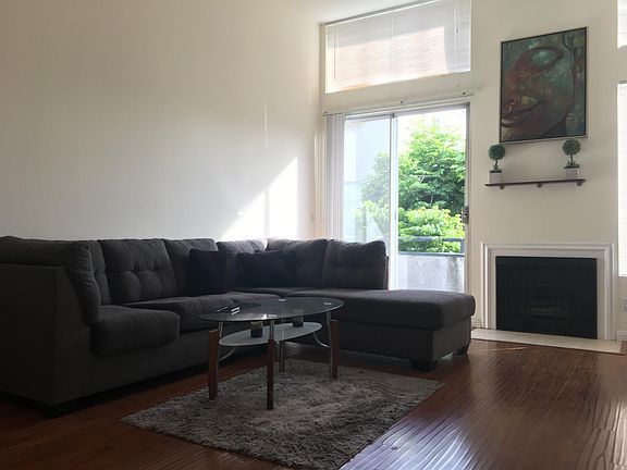 3rd image of 1945 Selby Ave #204