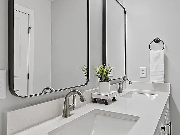 112 Mapleview Dr — Photo 14