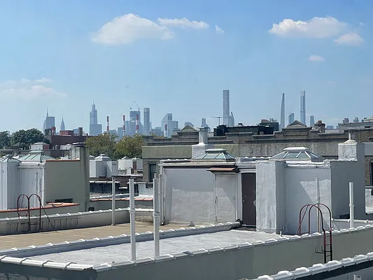 Rented by MQ Realty LLC | media 17