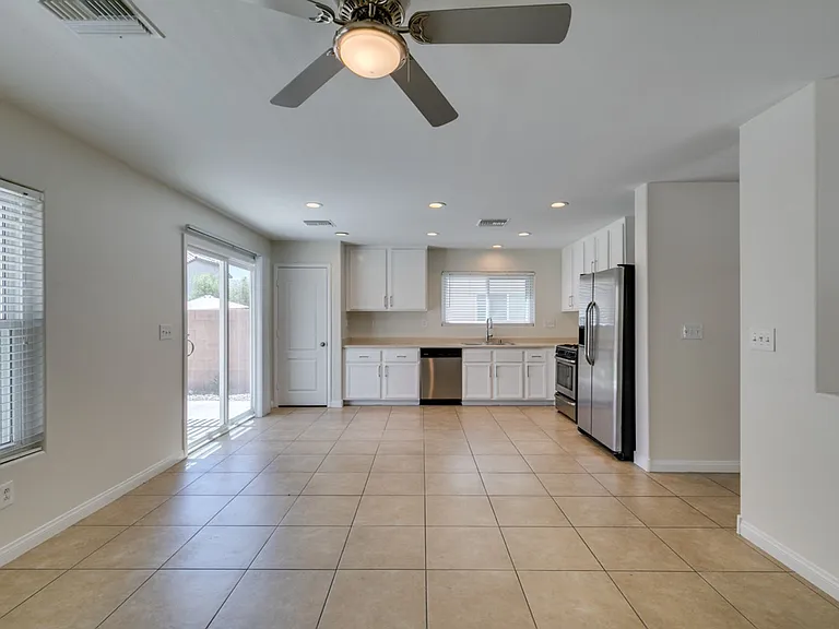 8660 Painted Horseshoe St — Photo 17