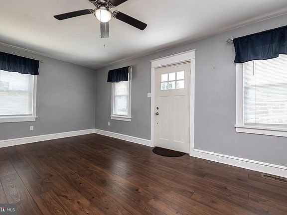 5th image of 27 Apple Ave