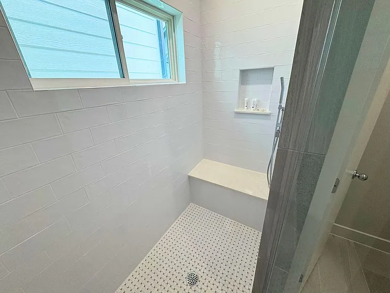 E Dorchester St — Photo 17