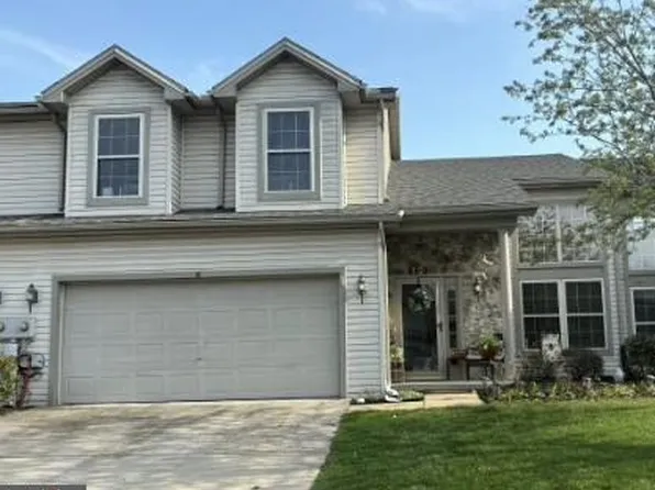 12 Edgewater Dr, Middletown, PA 17057