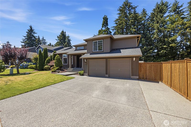 2nd image of 19413 5th Avenue S