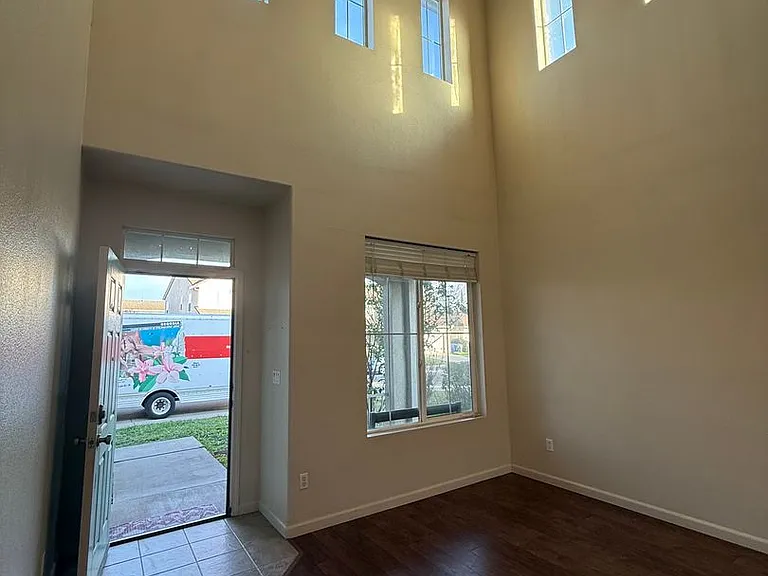 9732 Marianna Way — Photo 2