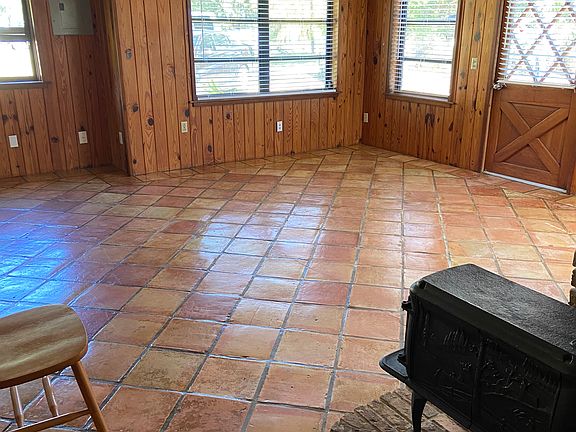 5th image of 9870 River Dr